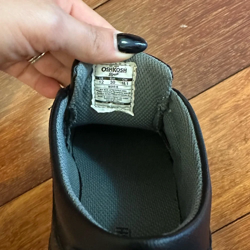 Osh Kosh boys shoes
